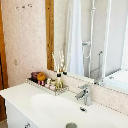 度假居 Family With Jacuzzi And Fireplace *
