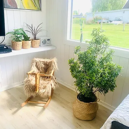 Semesterbostad Family With Jacuzzi And Fireplace *