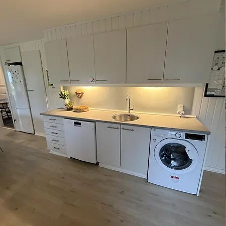 Family With Jacuzzi And Fireplace *