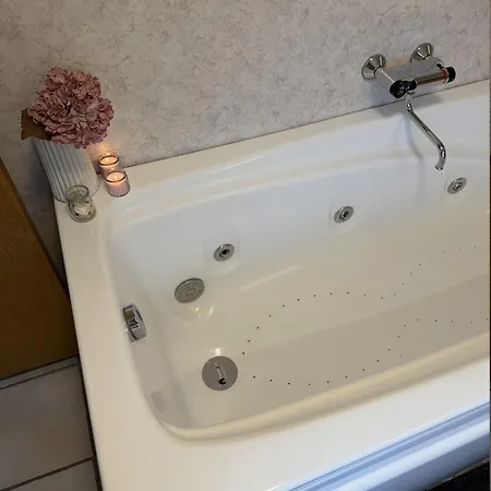 Family With Jacuzzi And Fireplace Hejls