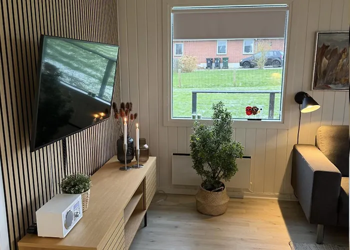 Family With Jacuzzi And Fireplace Hejls