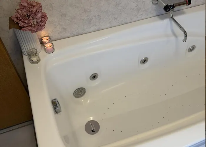 Family With Jacuzzi And Fireplace Hejls